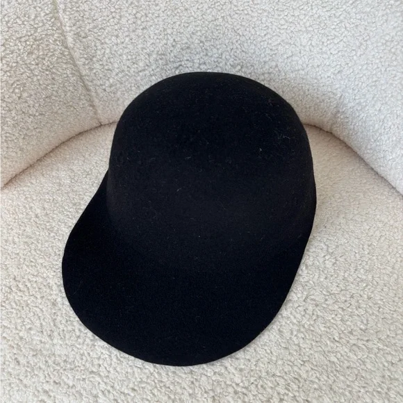 HOLT RENFREW Wool Hat - Picture 1 of 3